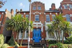 2 bedroom Flat for s...